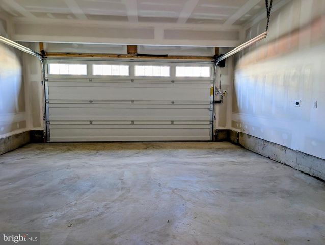 3703 JORDAN DR, West Windsor, NJ 08550