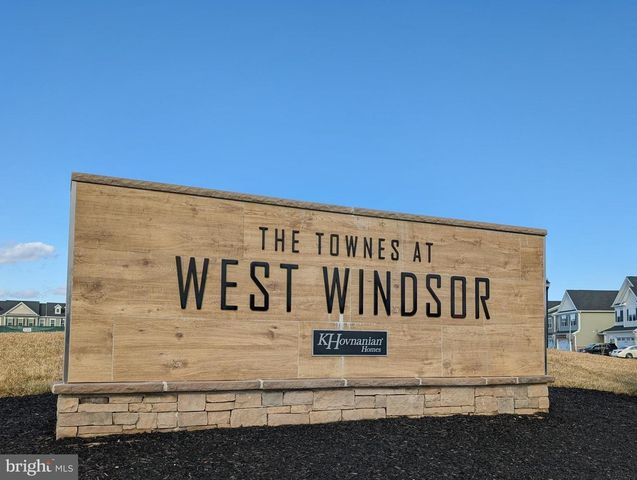 3703 JORDAN DR, West Windsor, NJ 08550