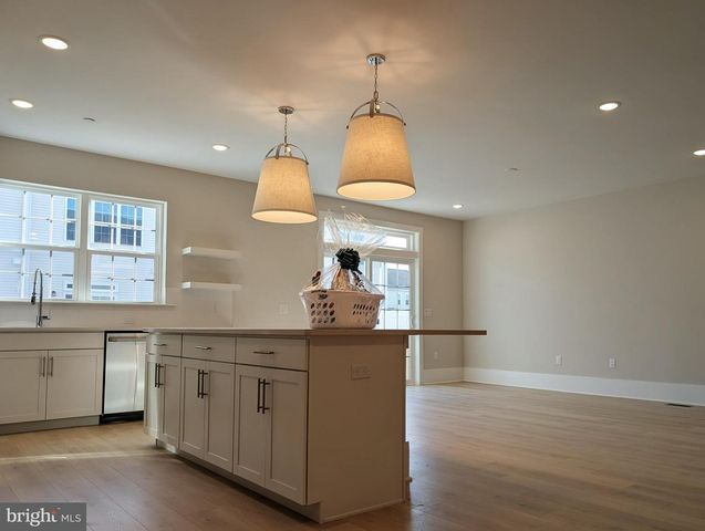 3703 JORDAN DR, West Windsor, NJ 08550