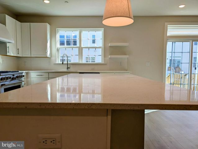 3703 JORDAN DR, West Windsor, NJ 08550