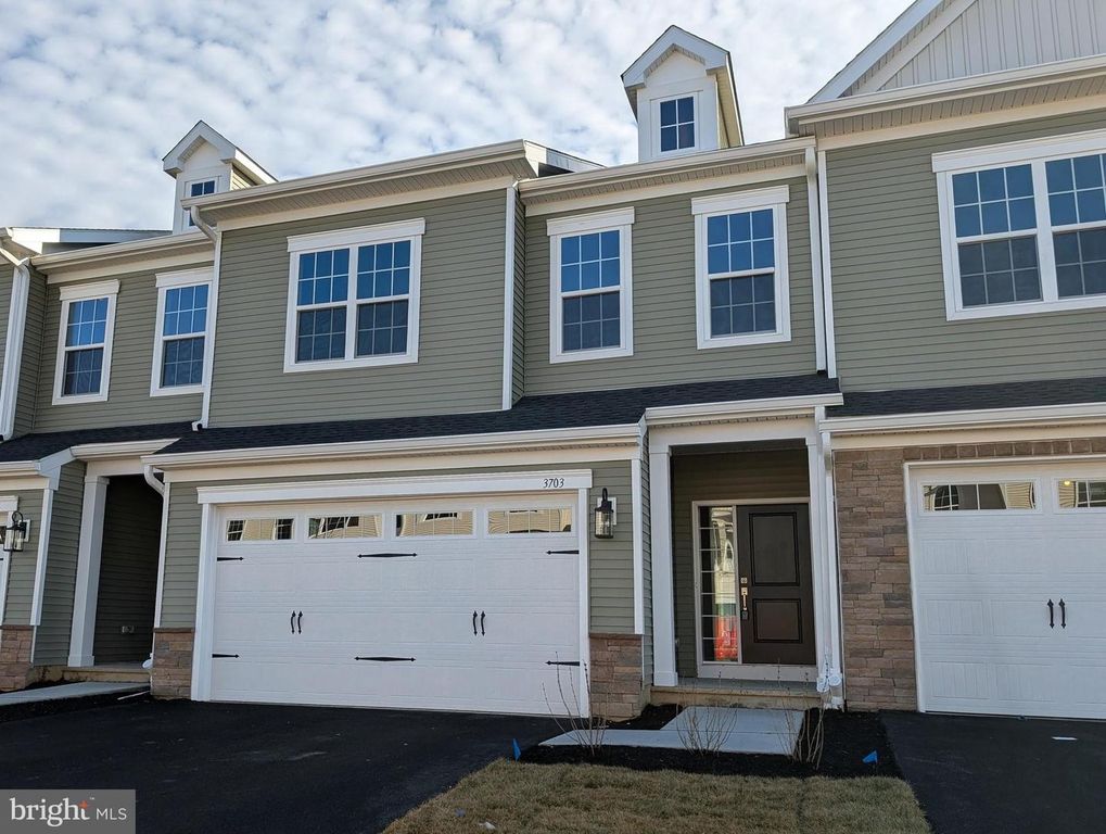 3703 JORDAN DR, West Windsor, NJ 08550