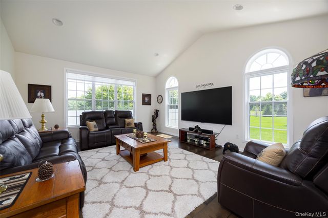 58 Pitcher Road, Hopewell Junction, NY 12533