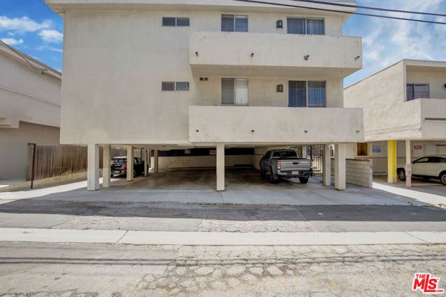11733 Mayfield Avenue, Los Angeles, CA 90049