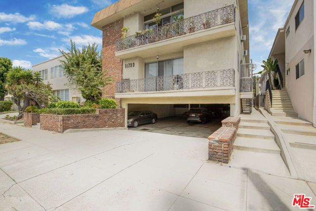 11733 Mayfield Avenue, Los Angeles, CA 90049