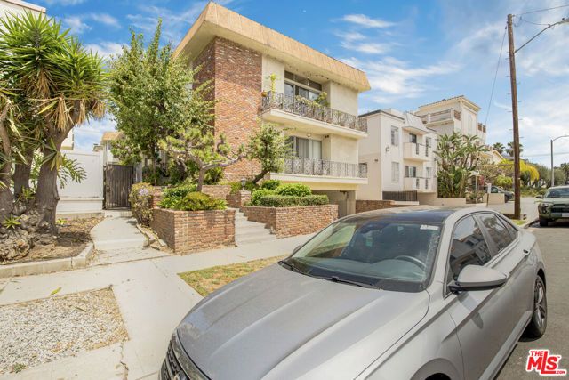 11733 Mayfield Avenue, Los Angeles, CA 90049
