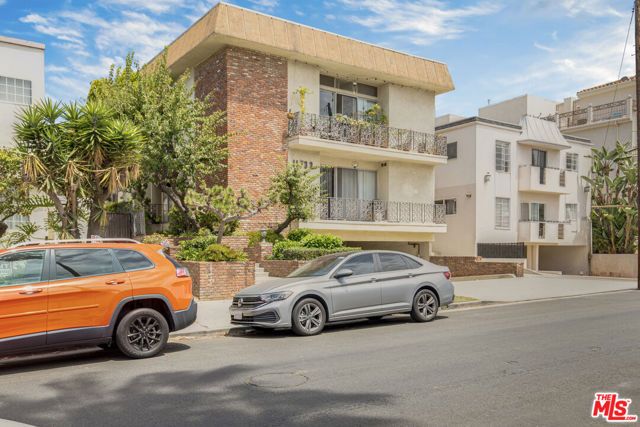 11733 Mayfield Avenue, Los Angeles, CA 90049
