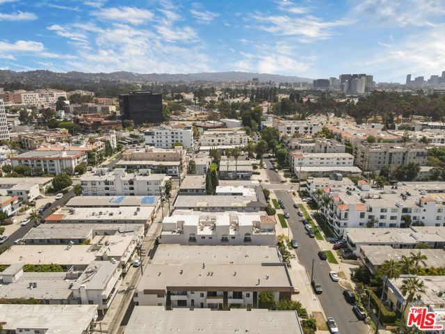 11733 Mayfield Avenue, Los Angeles, CA 90049