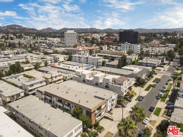 11733 Mayfield Avenue, Los Angeles, CA 90049