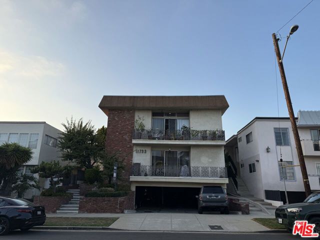11733 Mayfield Avenue, Los Angeles, CA 90049