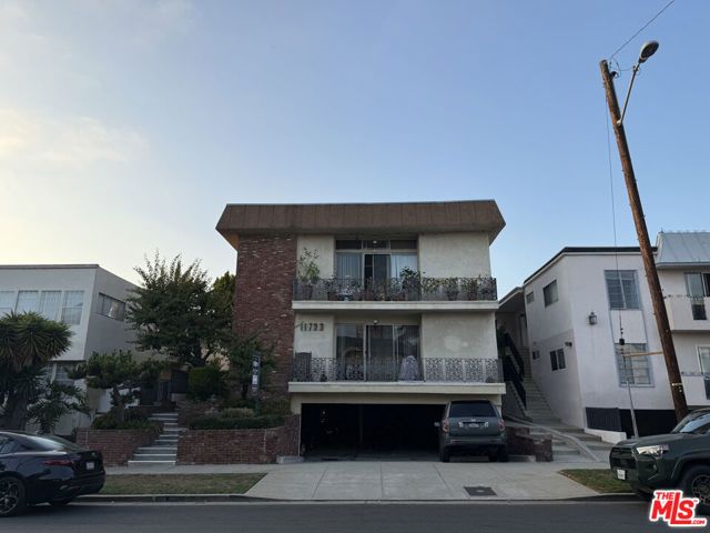 11733 Mayfield Avenue, Los Angeles, CA 90049