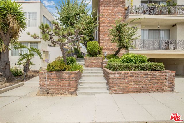 11733 Mayfield Avenue, Los Angeles, CA 90049