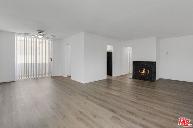11733 Mayfield Avenue, Los Angeles, CA 90049