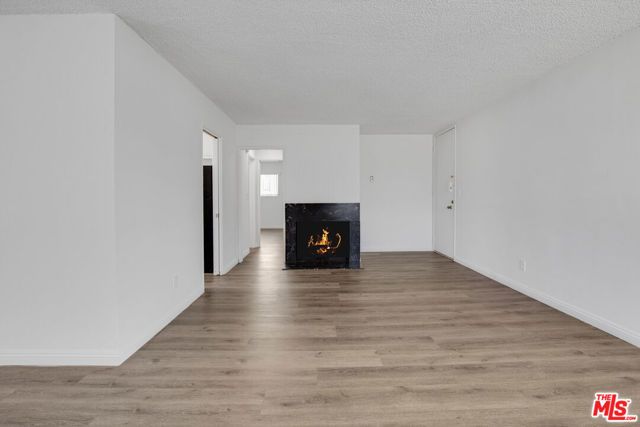 11733 Mayfield Avenue, Los Angeles, CA 90049