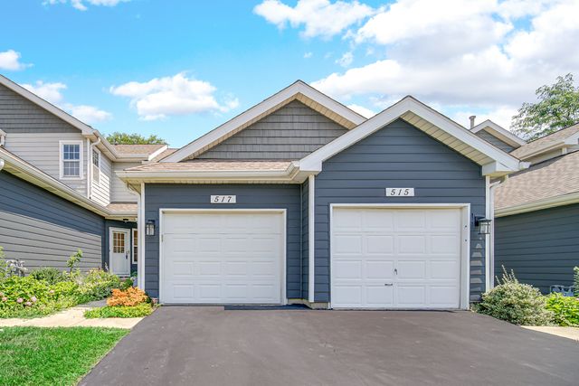 517 Woodcrest Drive, Mundelein, IL 60060