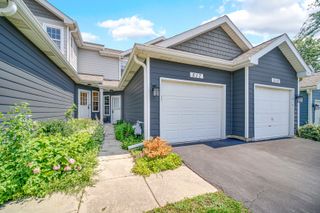517 Woodcrest Drive, Mundelein, IL 60060