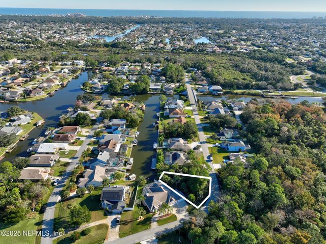 27 COLECHESTER Lane, Palm Coast, FL 32137