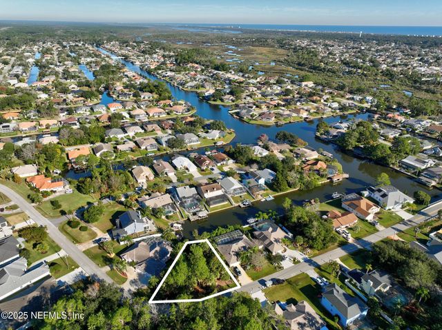 27 COLECHESTER Lane, Palm Coast, FL 32137