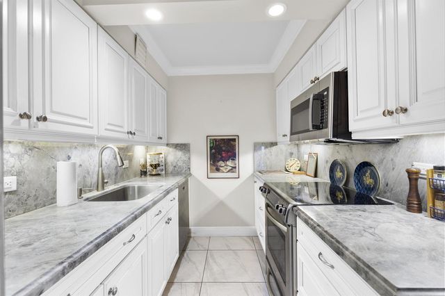 1208 MARINE Way 901, North Palm Beach, FL 33408