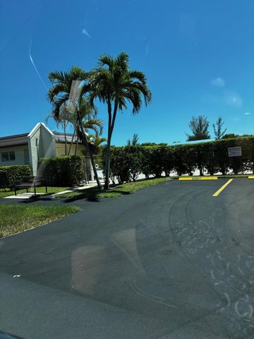 126 Lake Rebecca Drive H, West Palm Beach, FL 33411