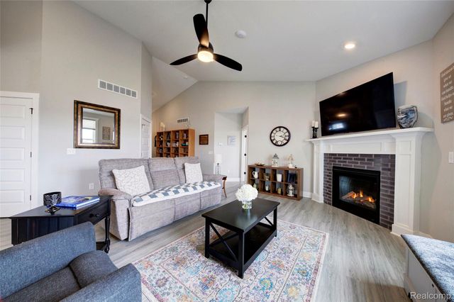 2138 Gambrel Lane, Marion Township, MI 48843