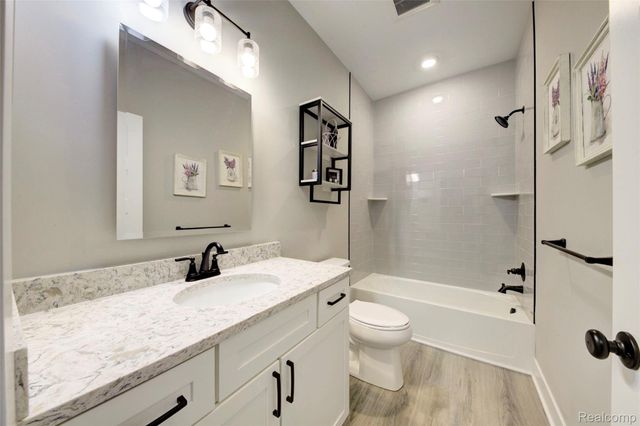 2138 Gambrel Lane, Marion Township, MI 48843