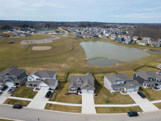 2138 Gambrel Lane, Marion Township, MI 48843