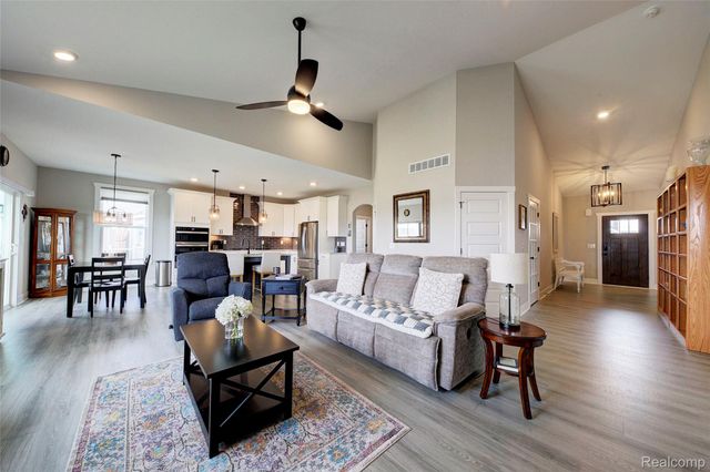 2138 Gambrel Lane, Marion Township, MI 48843