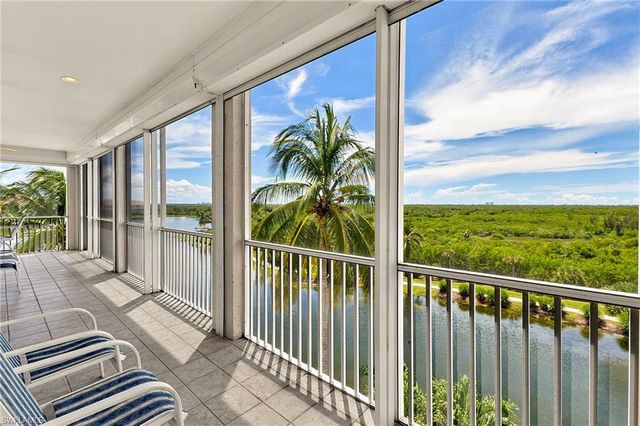 9121 Southmont CV 302, Fort Myers, FL 33908