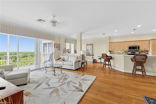 9121 Southmont CV 302, Fort Myers, FL 33908
