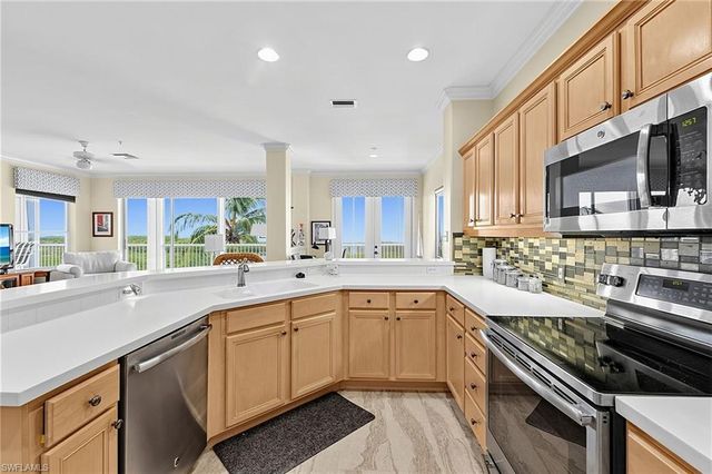 9121 Southmont CV 302, Fort Myers, FL 33908