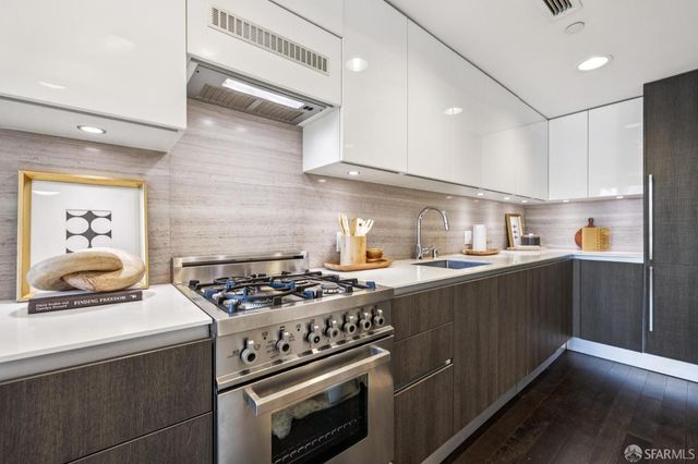 8 Buchanan Street 803, San Francisco, CA 94102