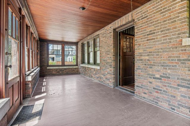 1097 Lincoln Avenue, Saint Paul, MN 55105