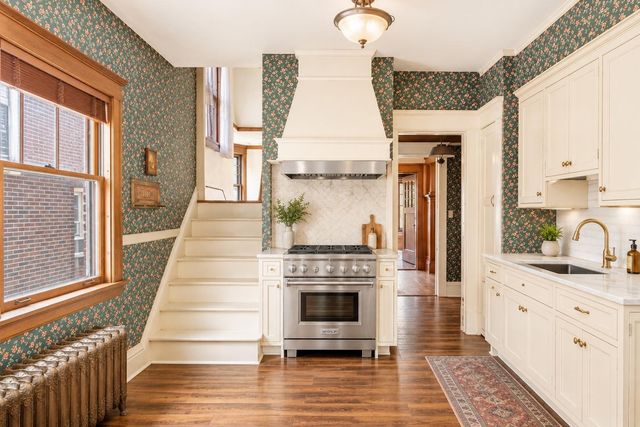 1097 Lincoln Avenue, Saint Paul, MN 55105