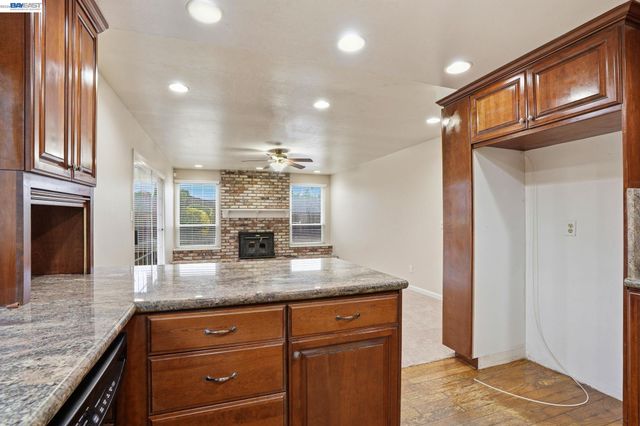 311 Huntington Dr, Antioch, CA 94509