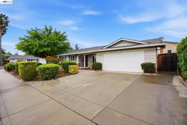 311 Huntington Dr, Antioch, CA 94509
