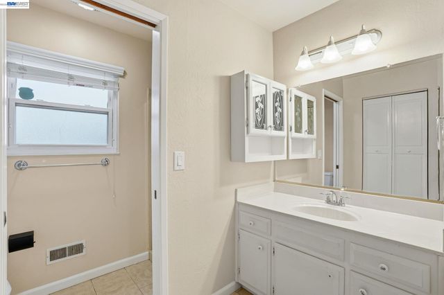 311 Huntington Dr, Antioch, CA 94509