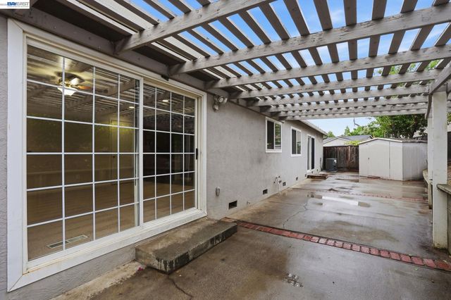 311 Huntington Dr, Antioch, CA 94509