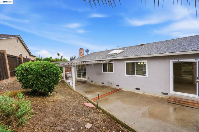 311 Huntington Dr, Antioch, CA 94509