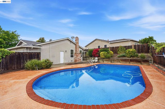 311 Huntington Dr, Antioch, CA 94509