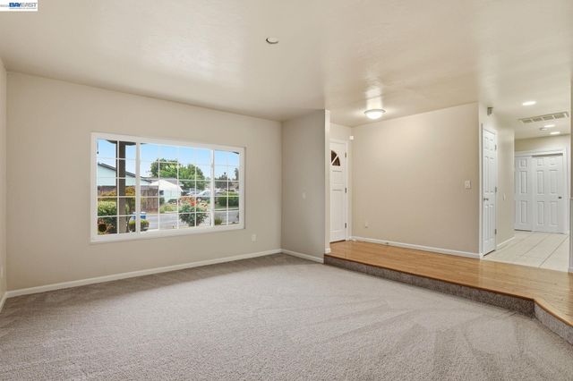 311 Huntington Dr, Antioch, CA 94509