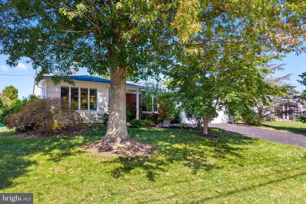 6 MARTIN LN, TRENTON, NJ 08619 — photo 3