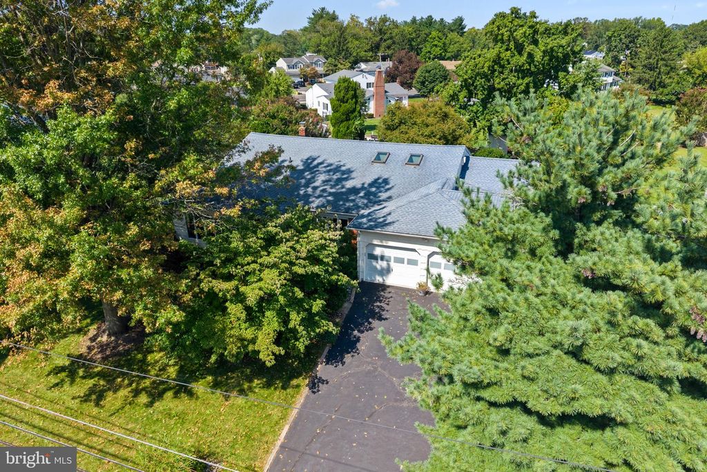 6 MARTIN LN, TRENTON, NJ 08619 — photo 4