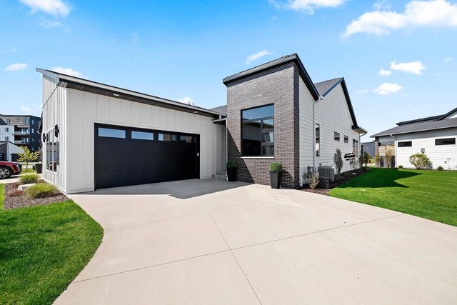 366 ALDON CIRCLE, Green Bay, WI 54304