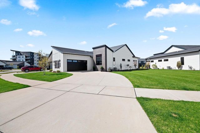 366 ALDON CIRCLE, Green Bay, WI 54304