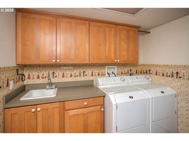 91681 YOUNGS RIVER Rd, Astoria, OR 97103