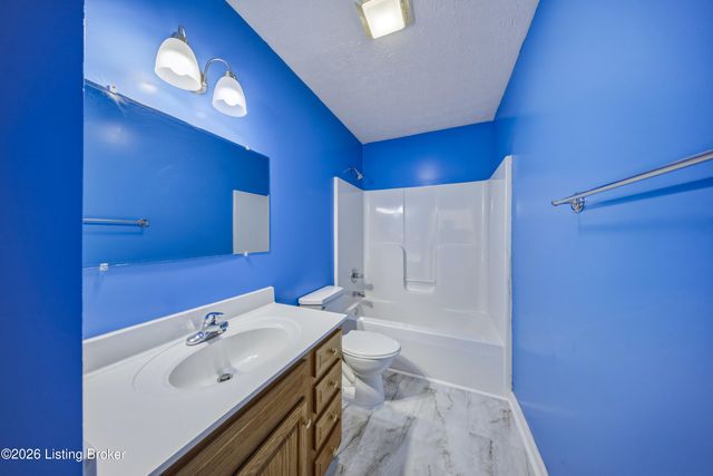 13010 Bessels Blvd, Louisville, KY 40272