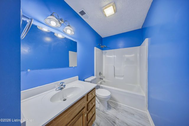 13010 Bessels Blvd, Louisville, KY 40272