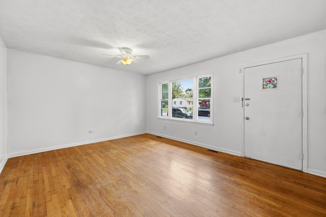 345 Larkwood Drive, Lexington, KY 40509