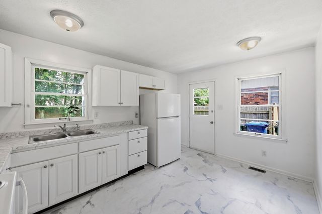 345 Larkwood Drive, Lexington, KY 40509