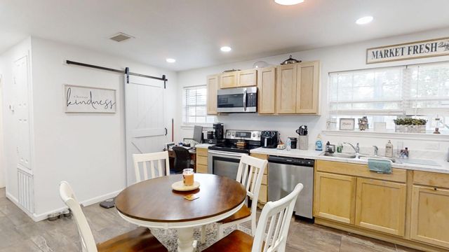 1202 Sunshine Drive, Crestview, FL 32539